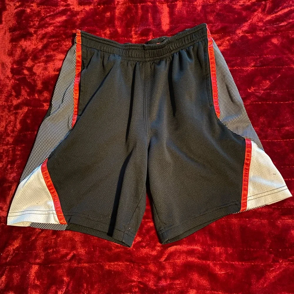 Shorts - Picture 4 of 6